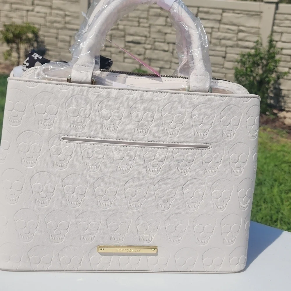 BETSEY JOHNSON SKULL SATCHEL